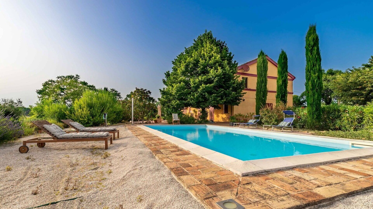 Bettolelle Villa | Beautiful private villa for 12 guests with WIFI, private pool, TV and panoramic view