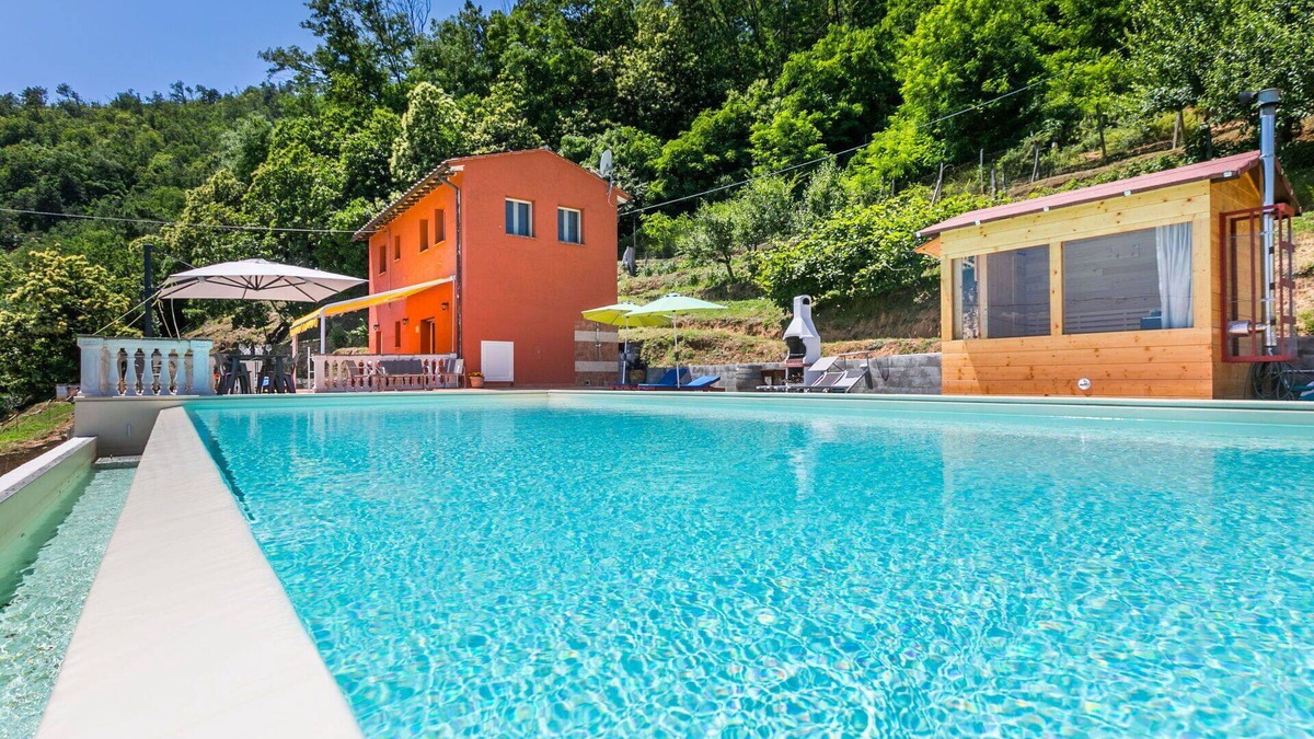 Pescia Villa | Beautiful private villa for 4 guests with WIFI, private pool, A/C, TV, panoramic view and parking