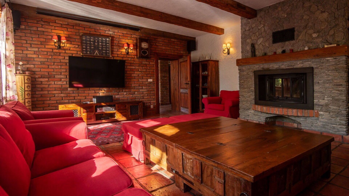 Grunwald House | Beautiful private villa with WIFI, hot tub, TV, terrace, pets allowed, panoramic view and parking