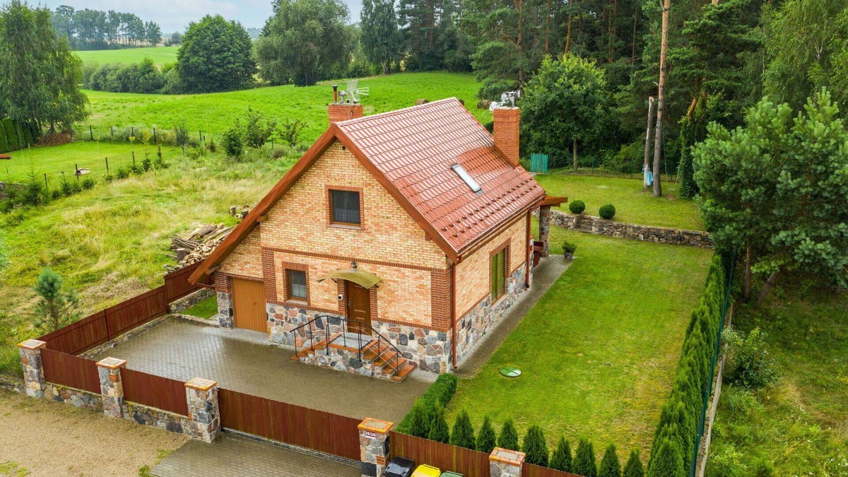 Kalinowo House | Beautiful private villa for 8 people with WIFI, TV, terrace, pets allowed and parking