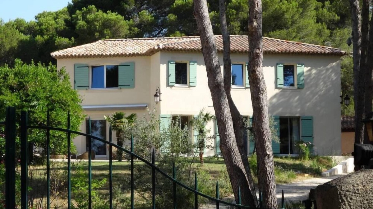Ventabren Villa | Beautiful property close to all amenities but quiet in 4 h