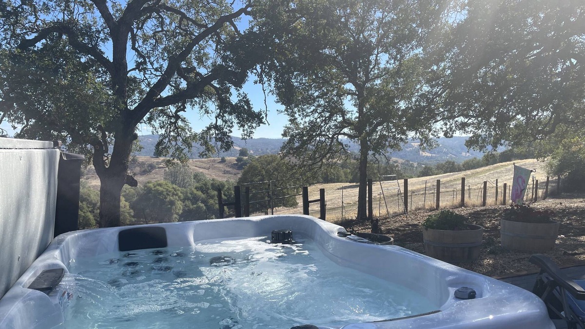 Pilot Hill House | Beautiful Property on 5 Acres in Sierra Foothills with Stunning Views - hot tub