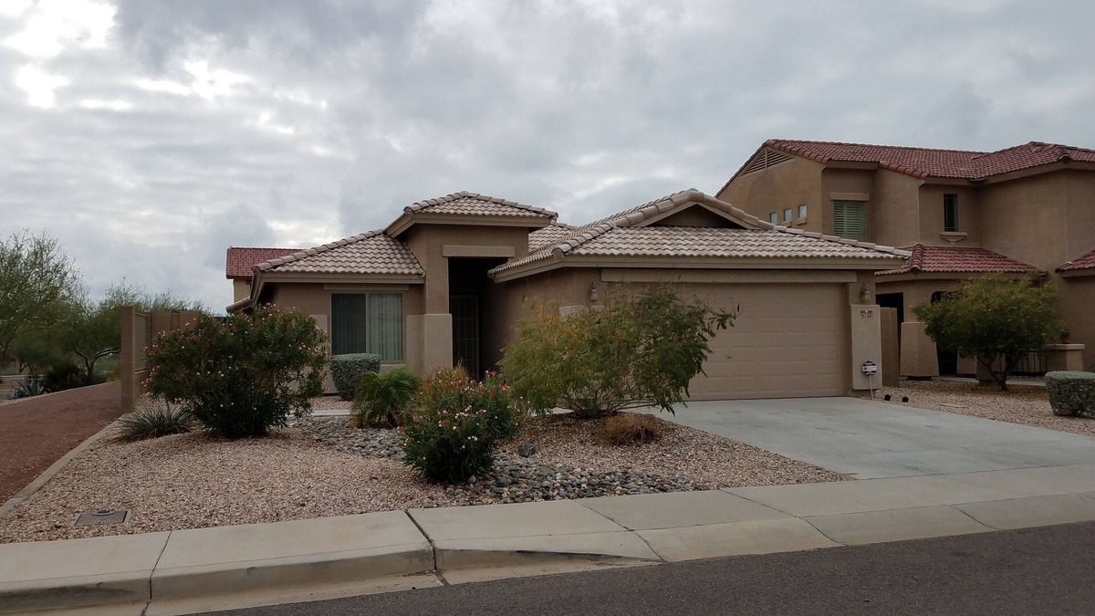 Buckeye House | Beautiful Property with Jacuzzi In Buckeye Sleeps 8