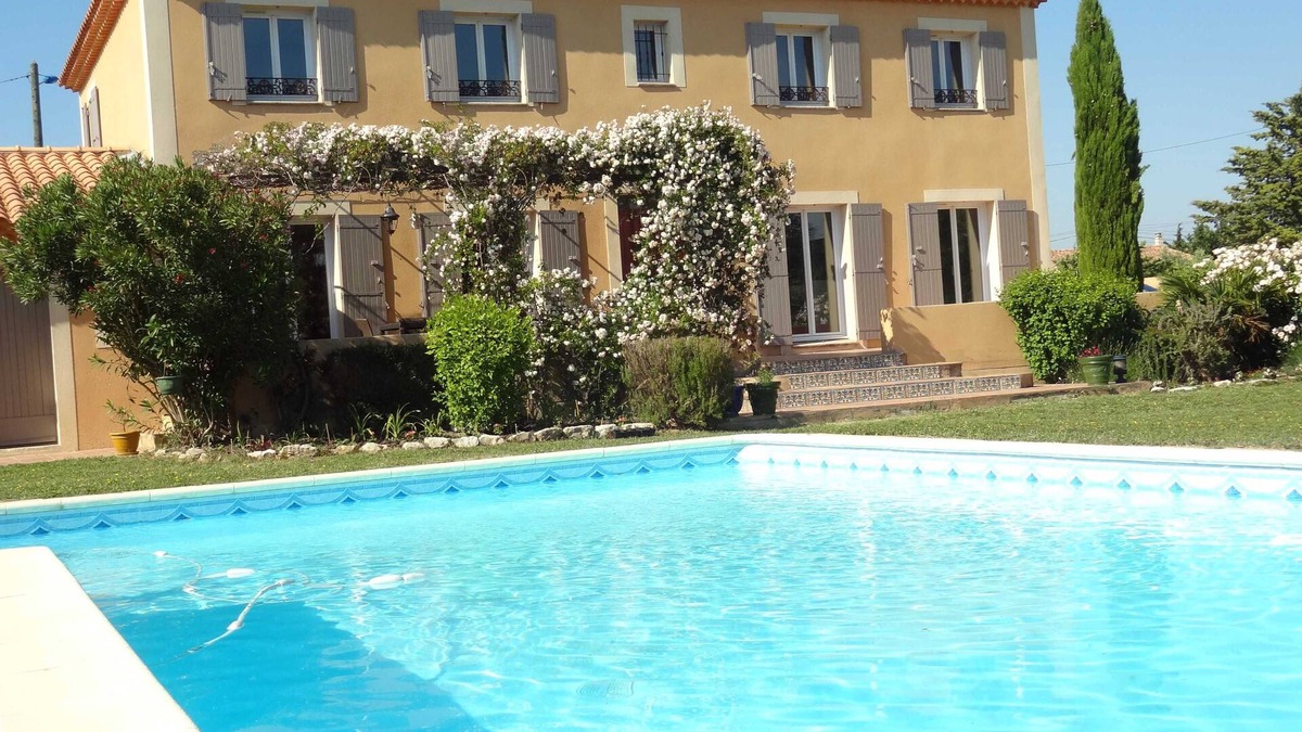 Rochefort-du-Gard House | Beautiful Provençal Bastide near Avignon between vineyards and village