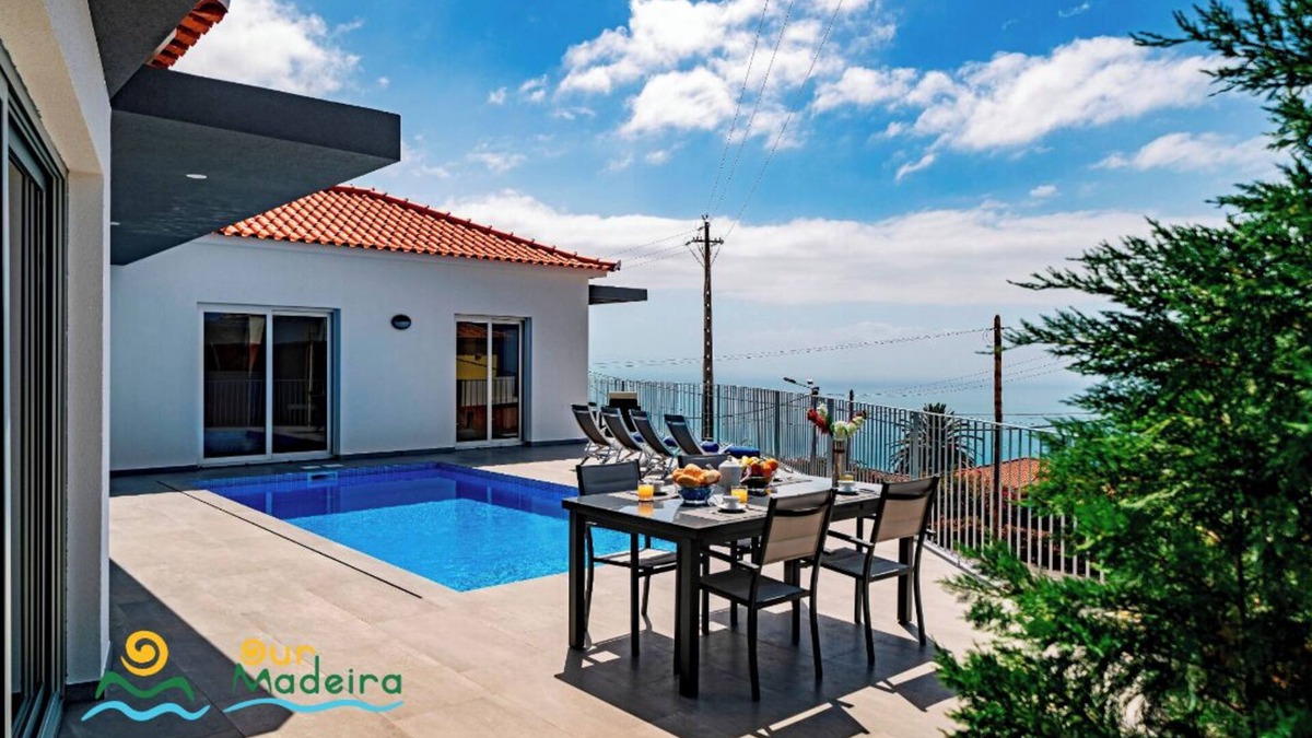 Estreito da Calheta Villa | Beautiful Modern Villa in Calheta – CalhetaScape