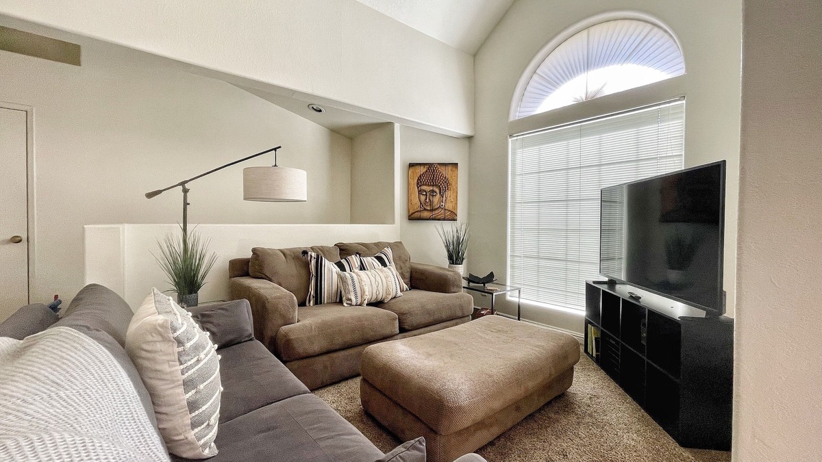 Camelback East Condo | Beautiful & Quiet 2 Bed Condo in Excellent Location!