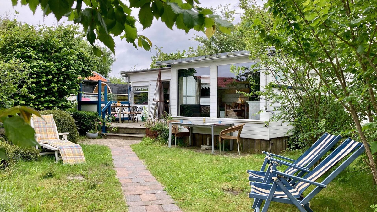 Anjum House | Beautiful quiet 2 persons caravan on the Lauwersmeer