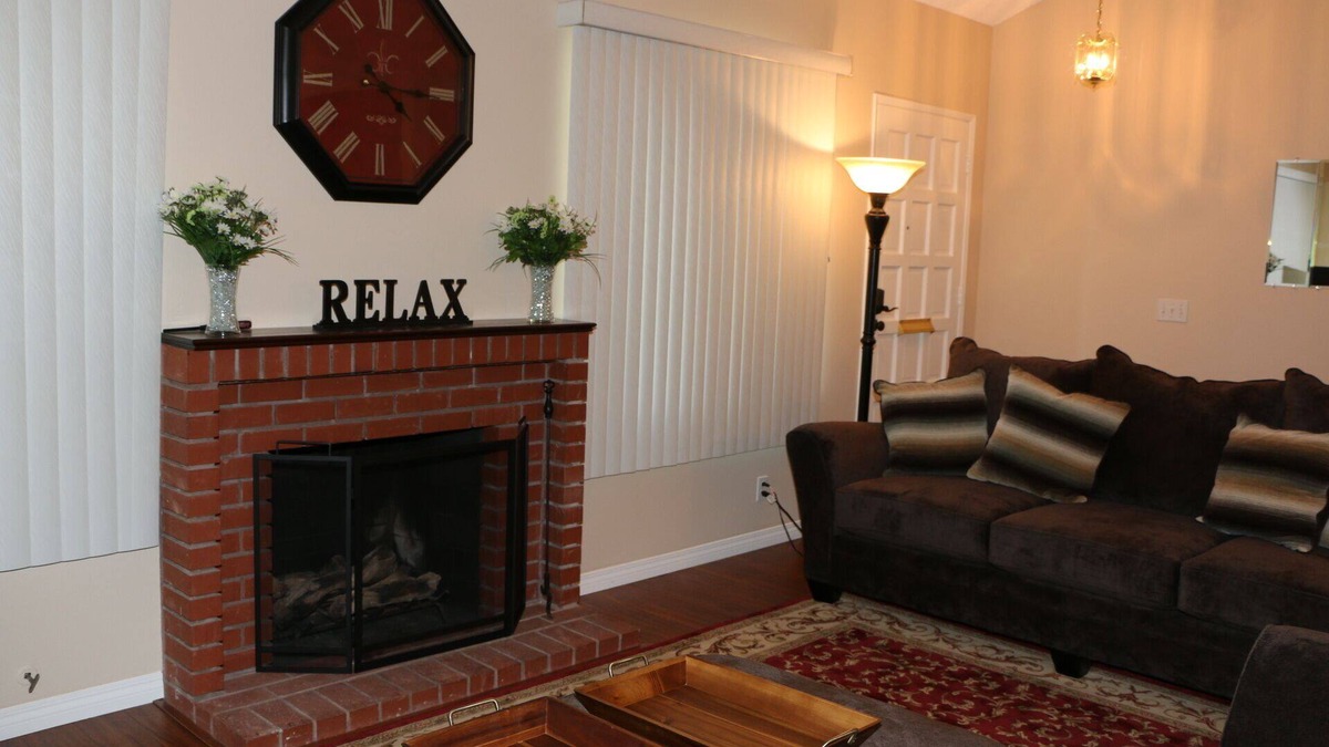 Anaheim Resort House | Beautiful Remodeled Townhome w/Quick Walk to the Disney Resort & Conv. Center