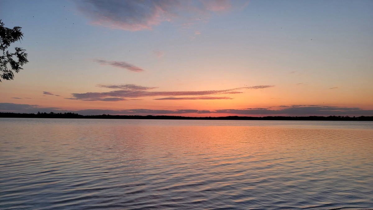 Ramara Cottage | BEAUTIFUL RENOVATED 2 BEDROOM INDIRECT WATERFRONT COTTAGE ON LAKE DALRYMPLE