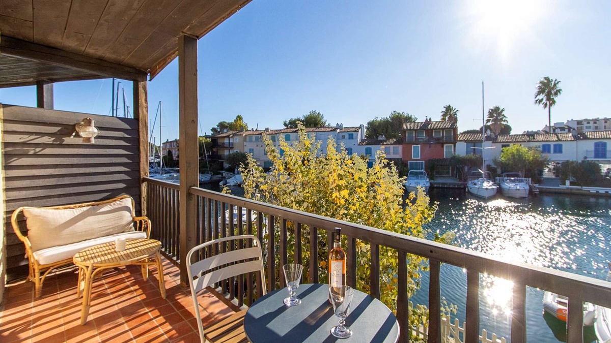 Port Grimaud Apartment | Beautiful renovated 2-room apartment in Port GrimaudSouth - WIFI