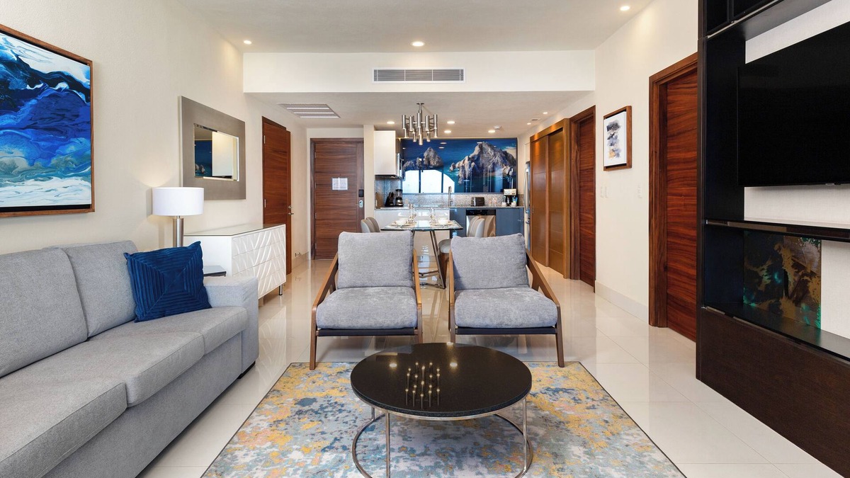 Santa Rosa Apartment | Beautiful resort, with 3pools, Private Beach and a lazy river. Close to downtown