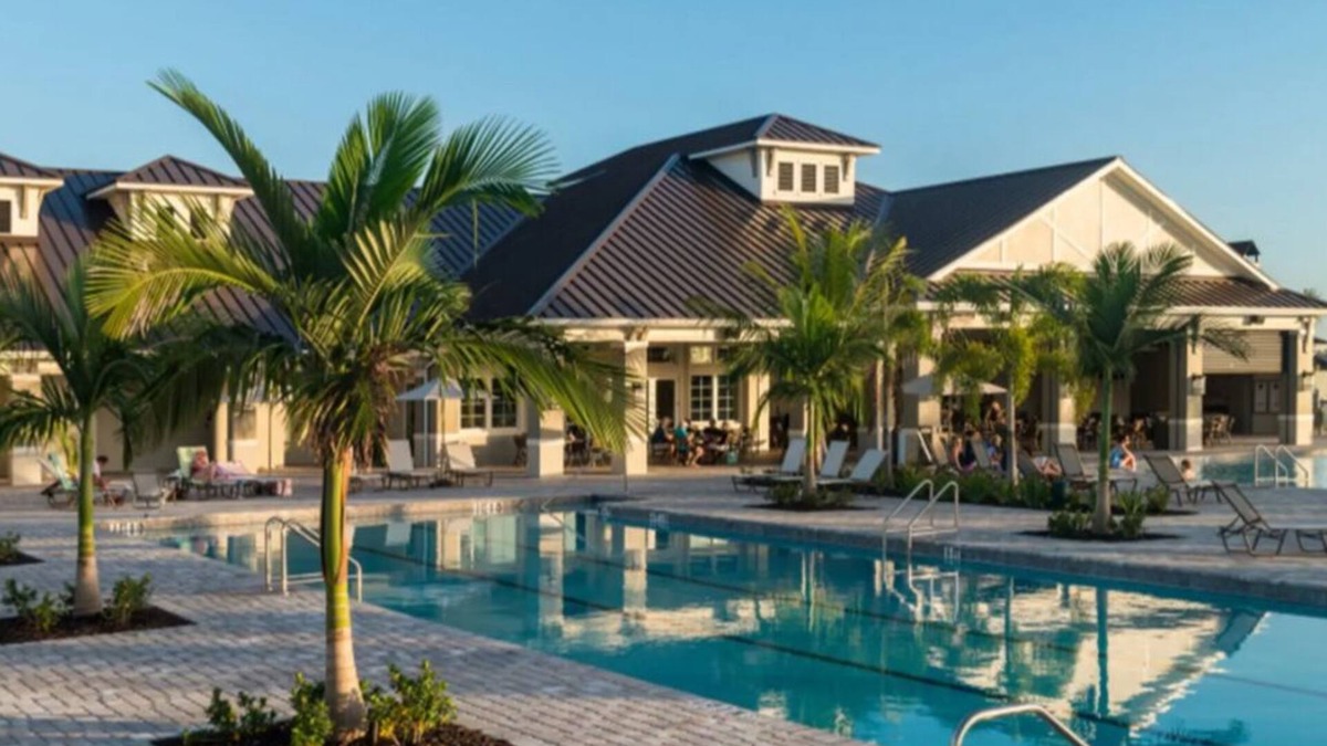 Gateway House | Beautiful Resort Style Timber Creek Townhome