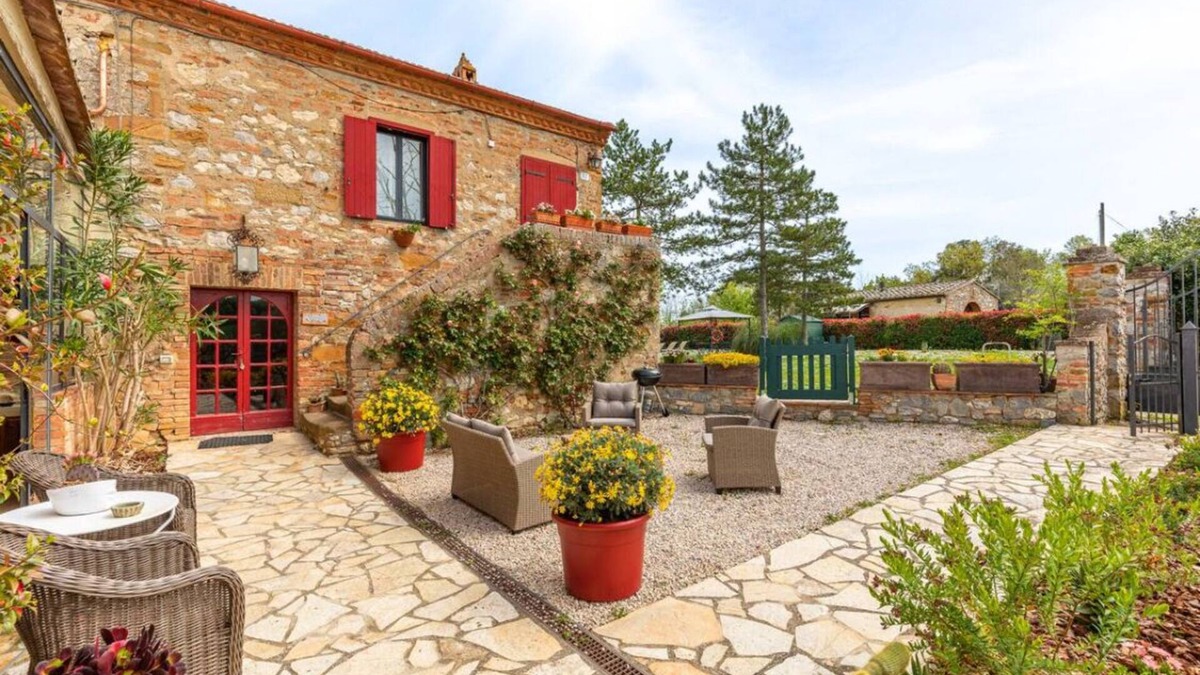 Trequanda Other | Beautiful restored farmhouse with swimming pool in the quiet of the Sienese hills.