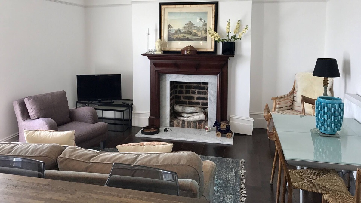 New Brighton Apartment | Beautiful River Mersey View, very comfortable well appointed 1st floor apartment