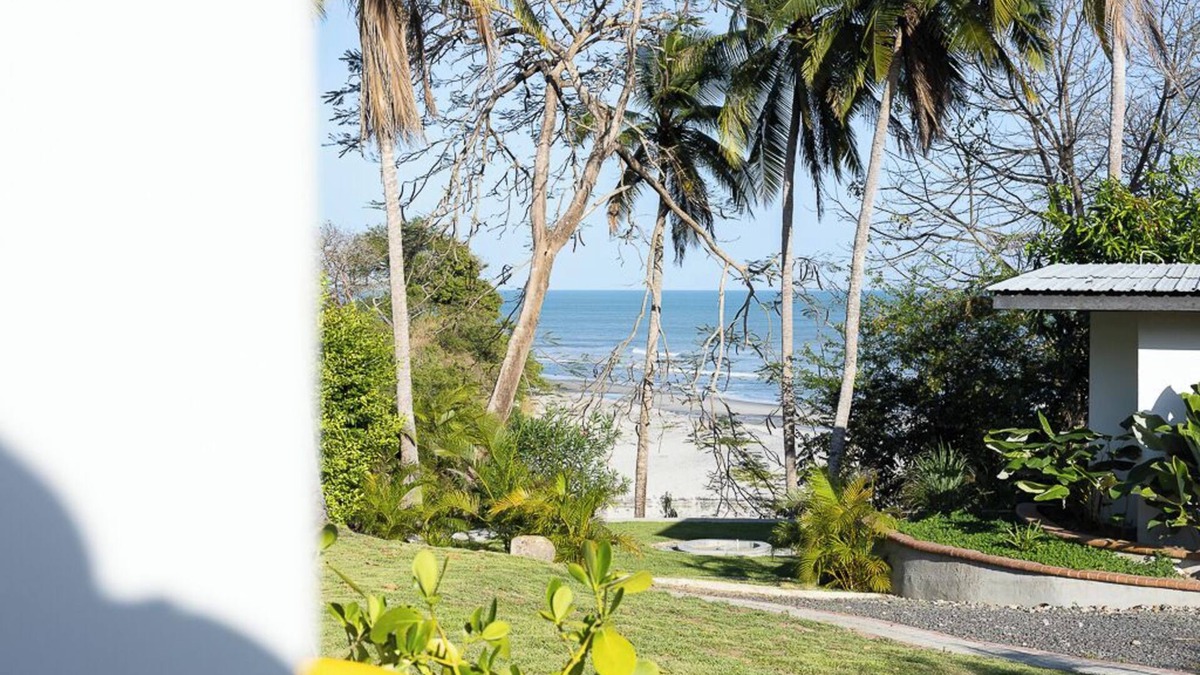 Boca Corona Apartment | Beautiful Room in Beachfront complex in Playa Corona