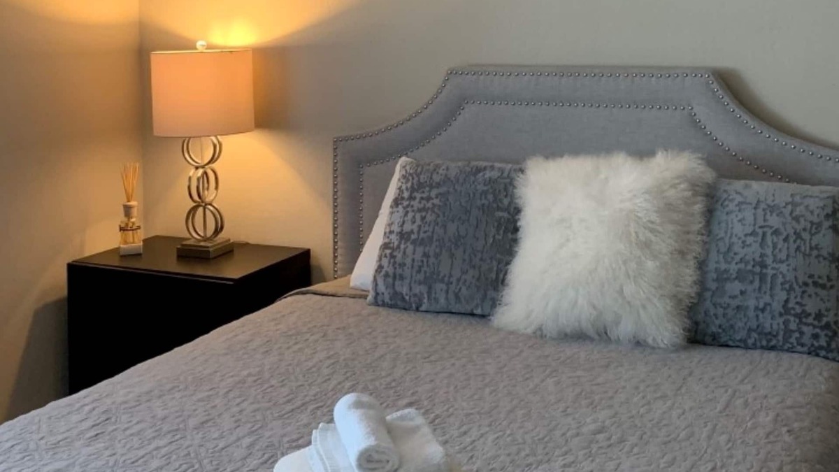 West San Jose House | Beautiful room in the ranch style house next to Santana Row