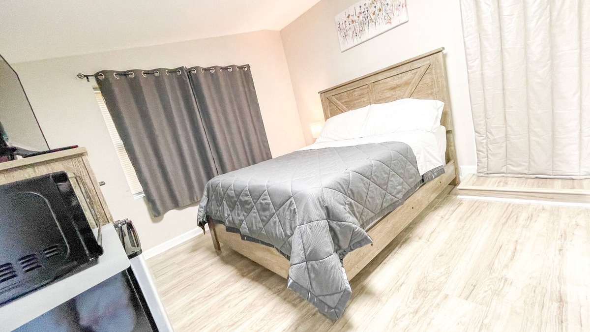 Pinellas Park House | Beautiful room in prime location