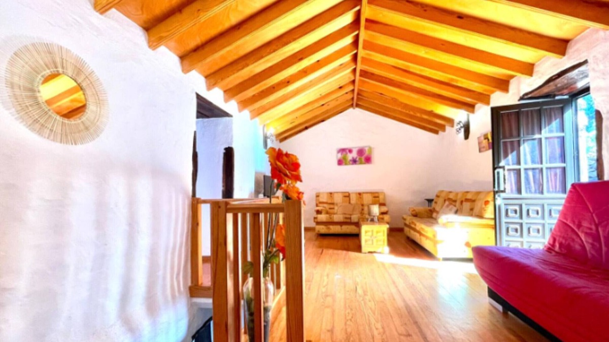Isora Cottage | Beautiful rural house in the town of Los Llanillos with divine views