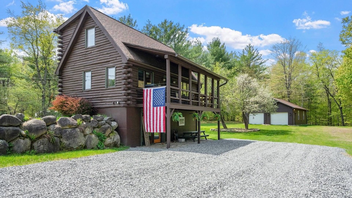 Hadley Cabin | Beautiful Sacandaga Lake Cabin in Adirondacks w/private lake access