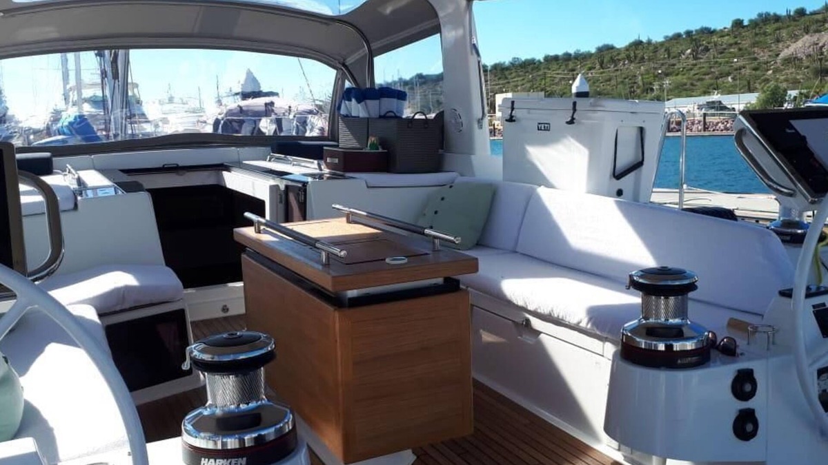 La Paz Boat Rental | Beautiful Sailboat Bnb