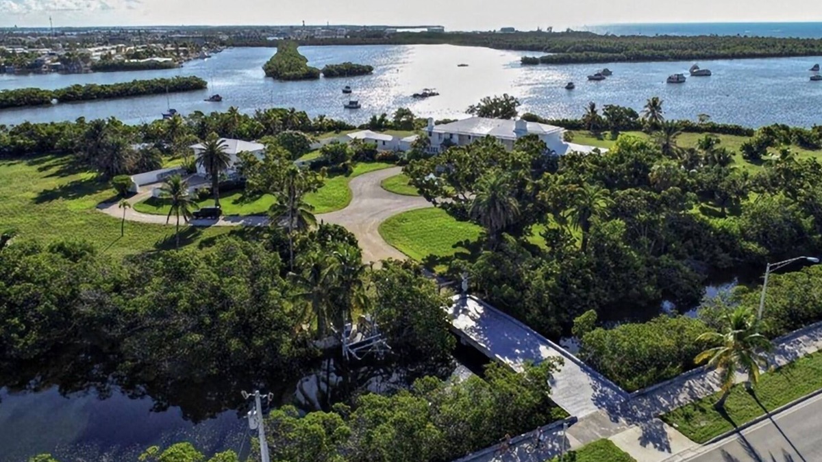 Key West House | BEAUTIFUL SANCTUARY PRIVATE ISLAND CONNECTED BY BRIDGE TO KEY WEST
