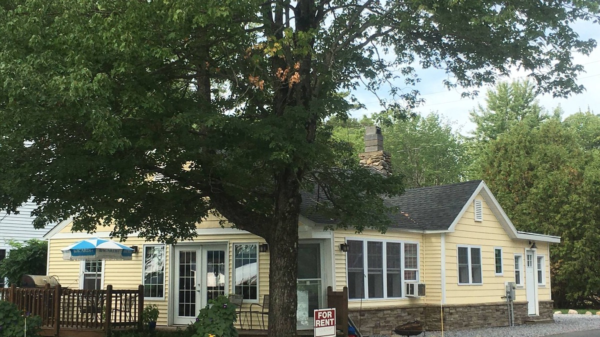 Johnsonville House | Beautiful Saratoga Lake House W/NEW UPDATES