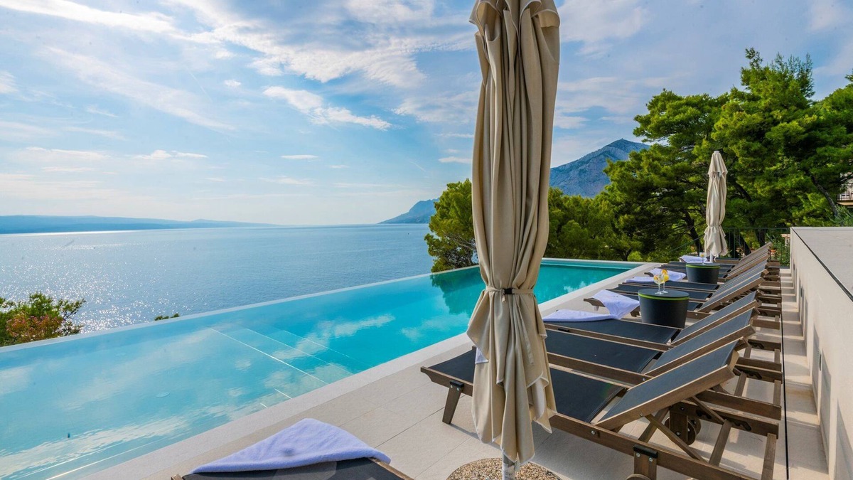 Basko Polje Villa | Beautiful Seafront Split Villa | 9 Bedrooms | BellaMar Vista Retreat