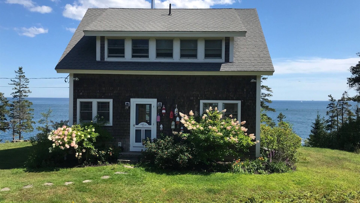 Tenants Harbor House | Beautiful Seaside Cottage with Expansive Ocean Views