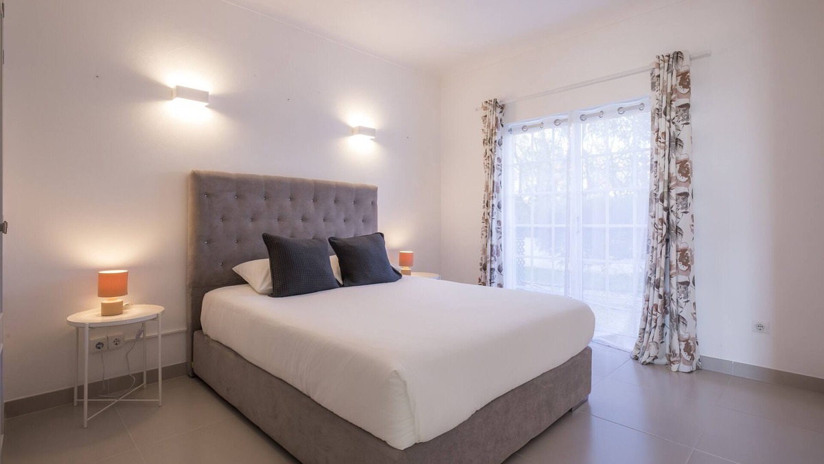 Praia da Luz Apartment | Beautiful Seaview 2 Bedroom Apartment with Pool