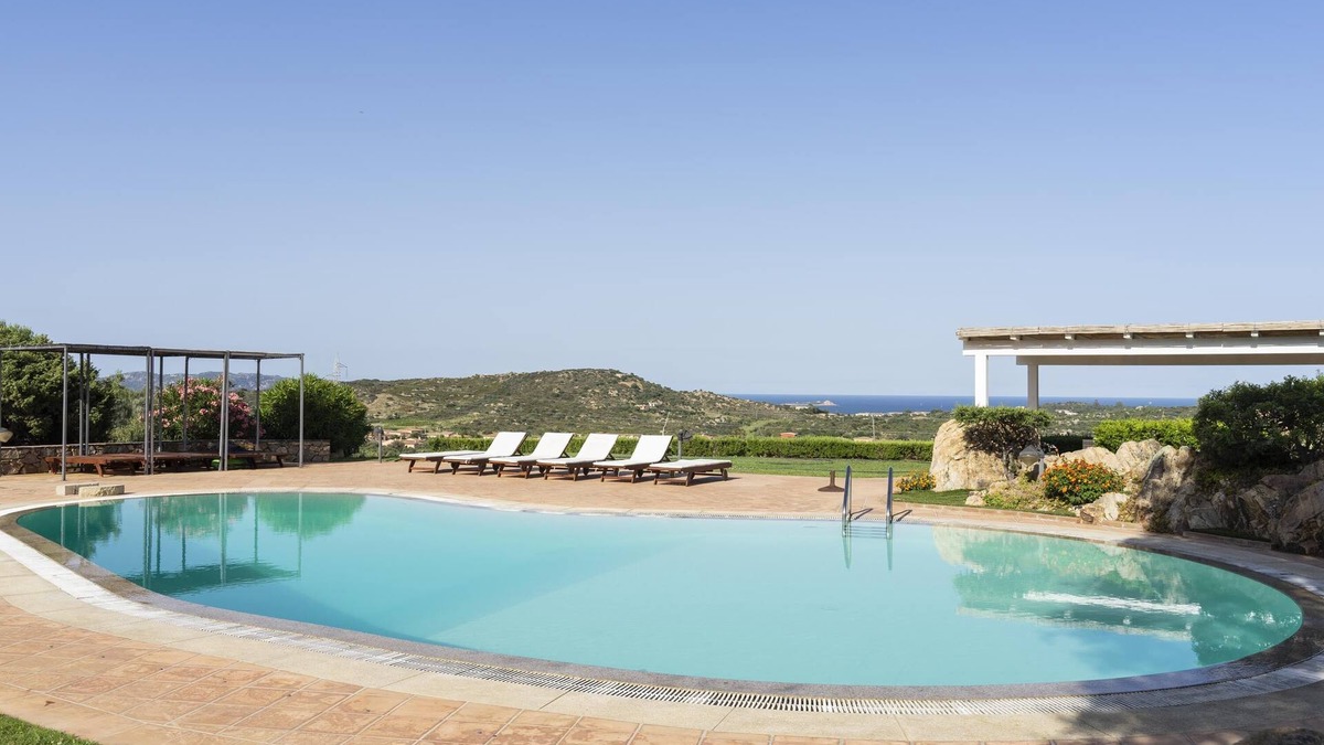 San Teodoro Apartment | Beautiful SeaView Apartment, 5 min from the beach, Pool, Free Wifi, Garden, Bbq