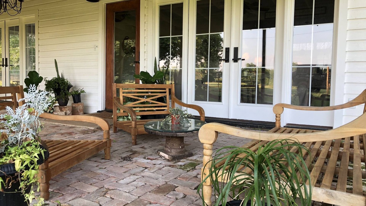 Laneville House | Beautiful, secluded farmhouse on 200 acres! Perfect for unplugging!