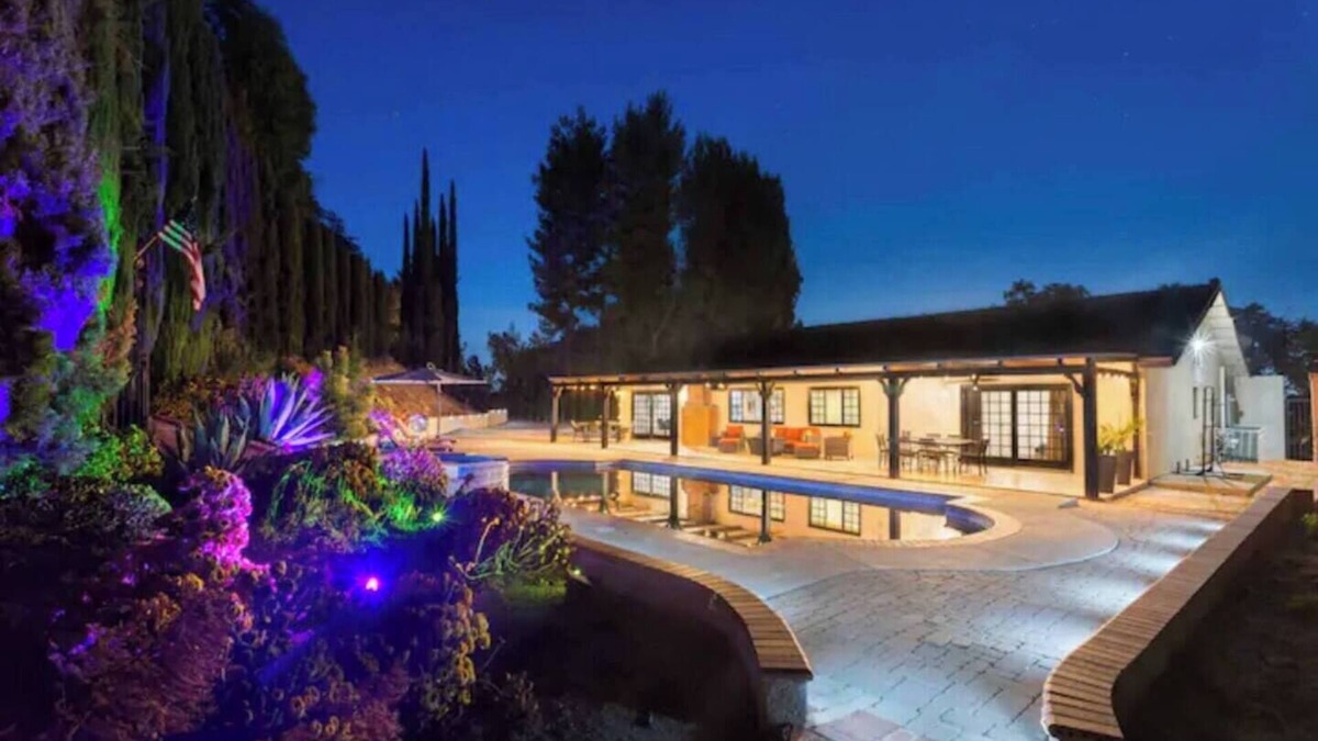 Granada Hills North House | Beautiful Secluded Home