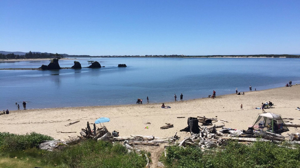 Lincoln City Condo | Beautiful Siletz Bayfront Condo