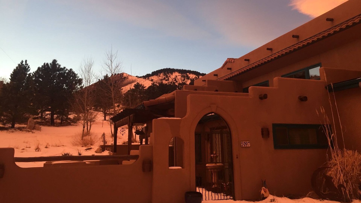 Golden House | BEAUTIFUL SOUTHWEST HOME ON 6-ACRES WITH VIEWS FROM EVERY WINDOW!