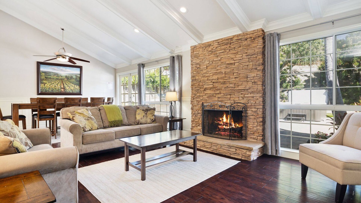 Mission Viejo House | Beautiful, spacious home with private hot tub, putting green, basketball and BBQ