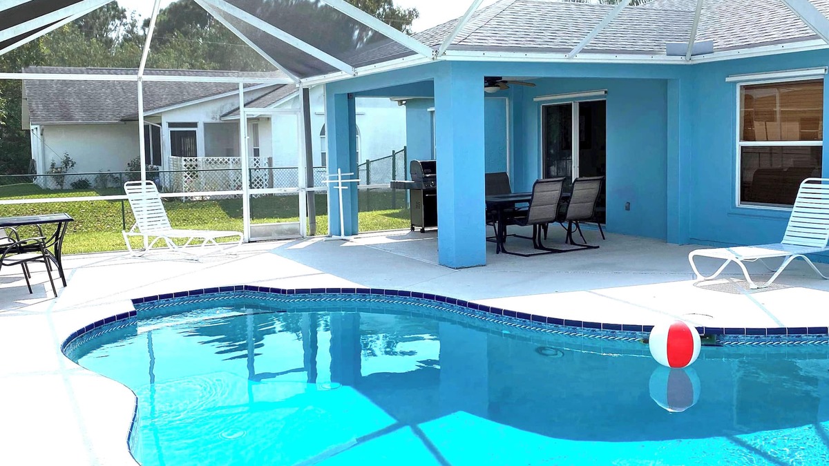 Port Saint Lucie House | Beautiful Spacious home with large heated Pool - Summer Fun and Winter Escapes