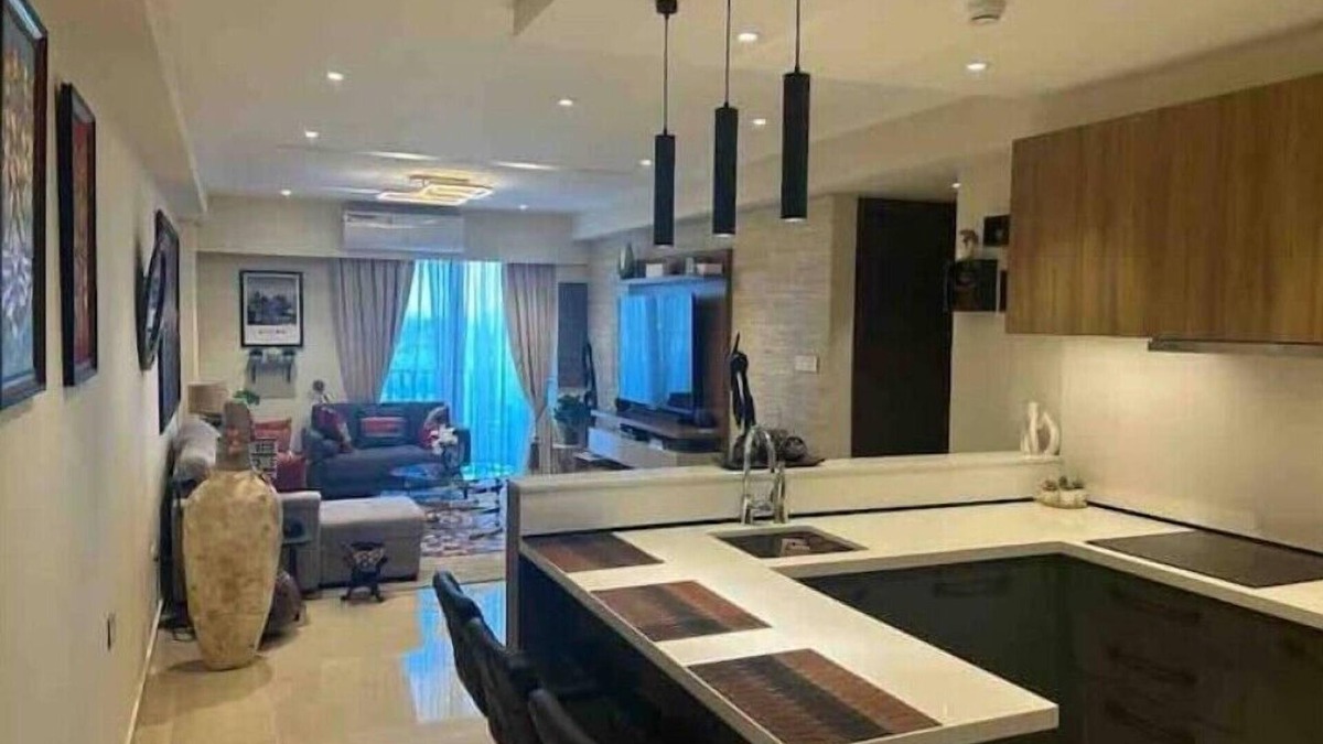 North Ridge Apartment | Beautiful & Spacious 1 BR Suite - Modern African Decor & Ocean View, Osu