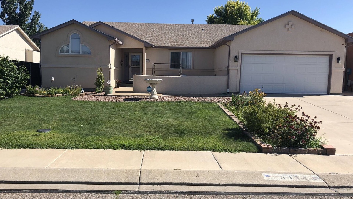 Sunnyheights House | Beautiful Spacious 3 bedroom, 3 bath full furnished Home