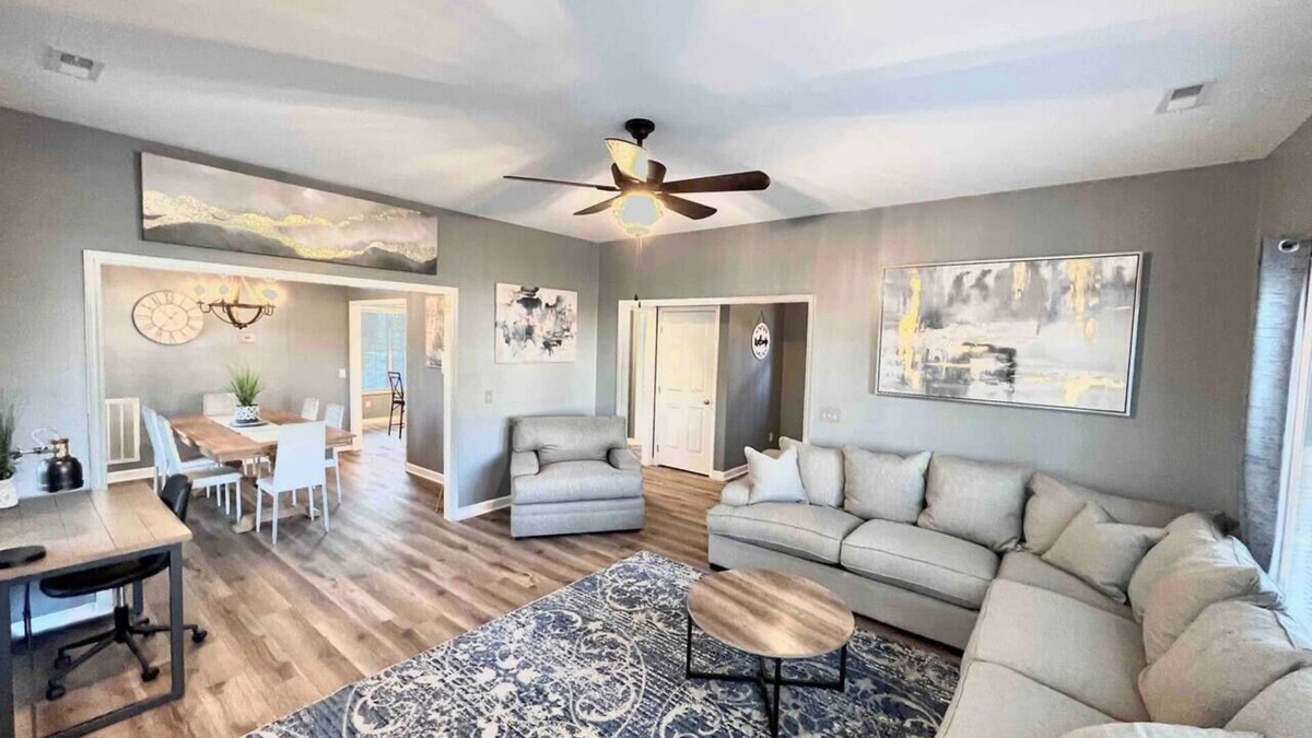 Wilmington House | Beautiful, Spacious, Hidden Gem In Heart of ILM