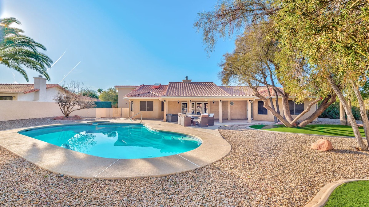 Green Valley North House | Beautiful spacious home, up to 10 guests welcome!