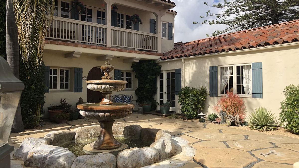 Santa Barbara Apartment | Beautiful, spacious, sunny courtyard studio with fountain in Foothill Estate.