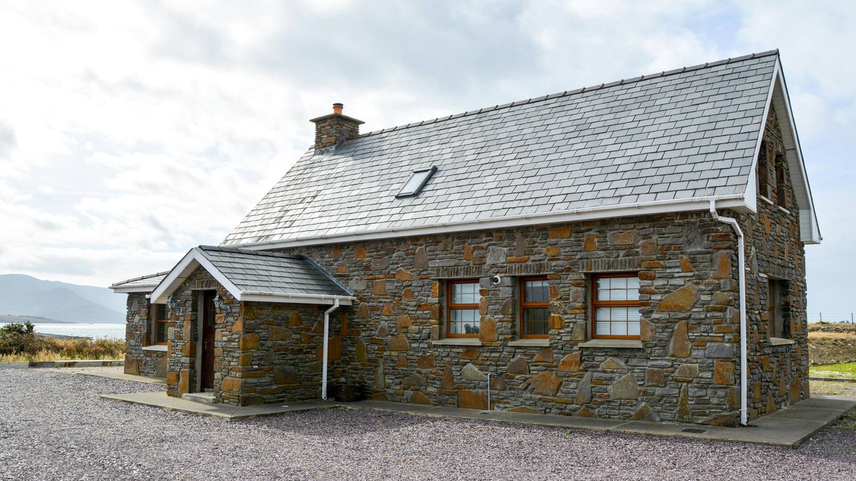 Sneem House | Beautiful stone cottage with sea views