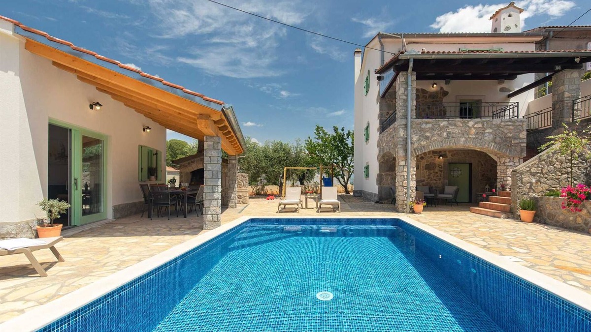 Vrh House | Beautiful stone house IVA with heated pool