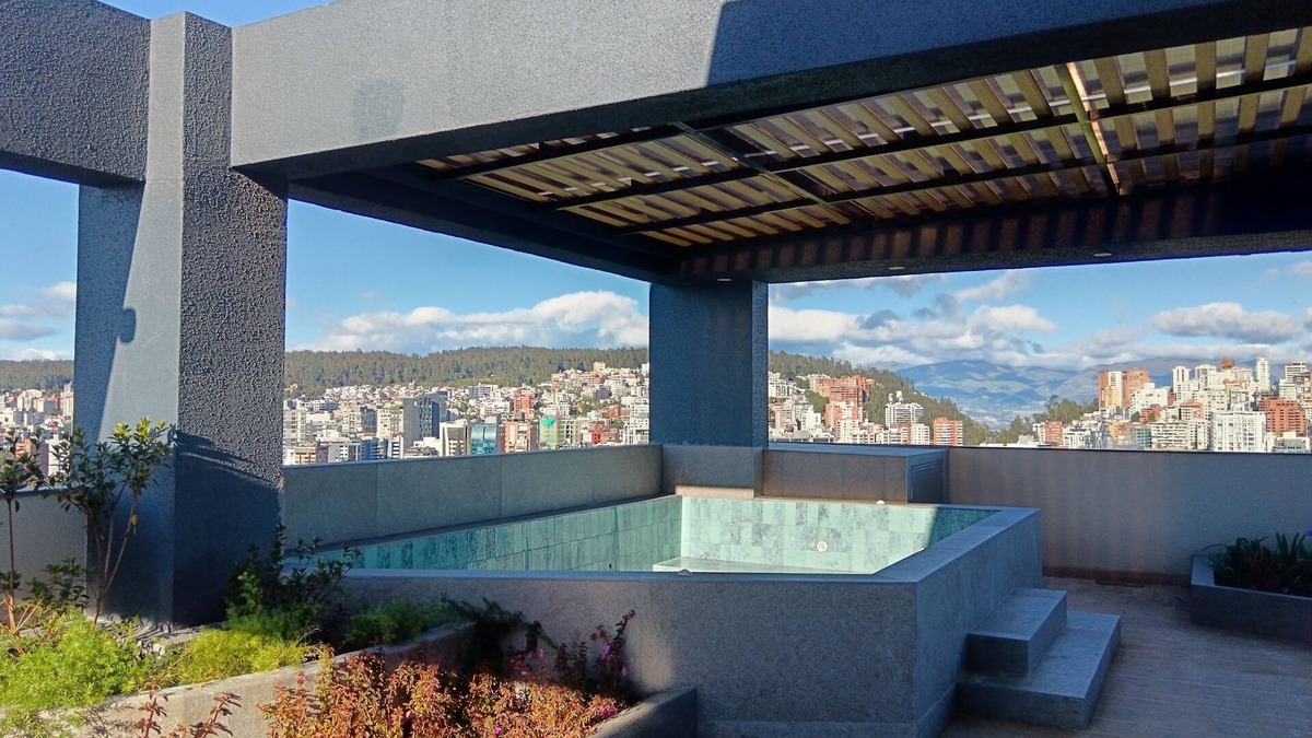 La Carolina Apartment | Beautiful Studio - 13th floor view - La Carolina - Jacuzzi