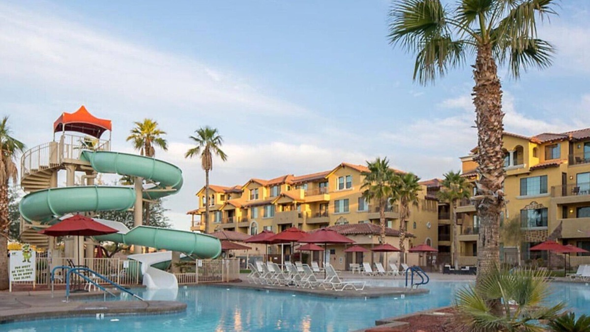 Cibola Vista Apartment | Beautiful Studio Apt in a great resort setting with fountains, courtyards, and pool with bar
