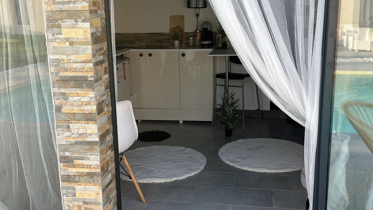Bressols Apartment | Beautiful studio