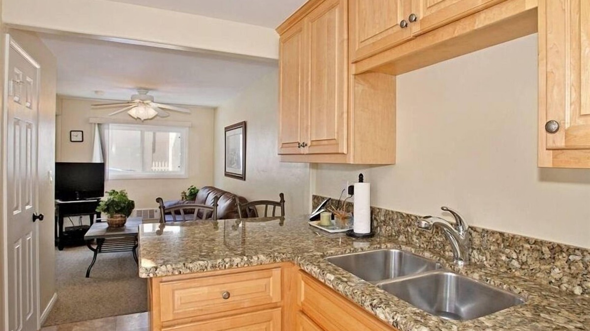 South Mission Beach House | Beautiful Studio Unit Steps from the Beach - Dover Court