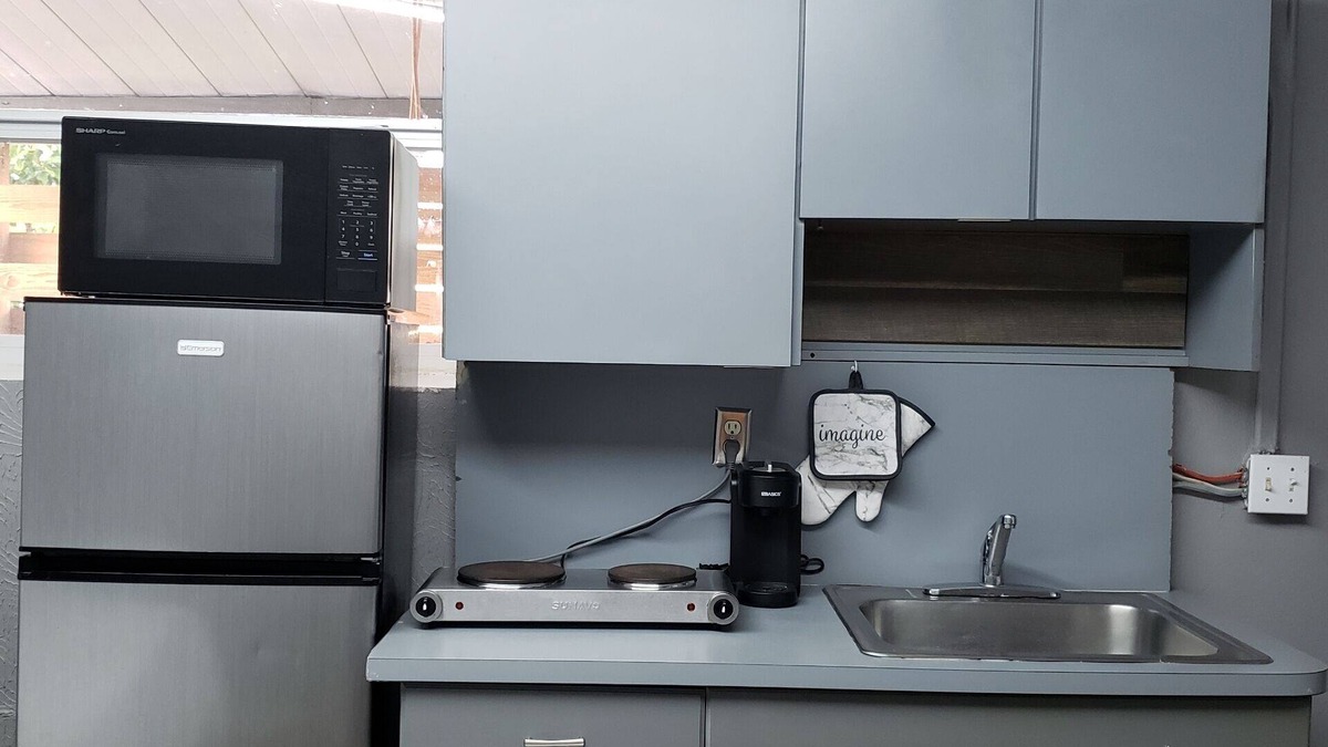 Pembroke Pines Apartment | Beautiful studio. .