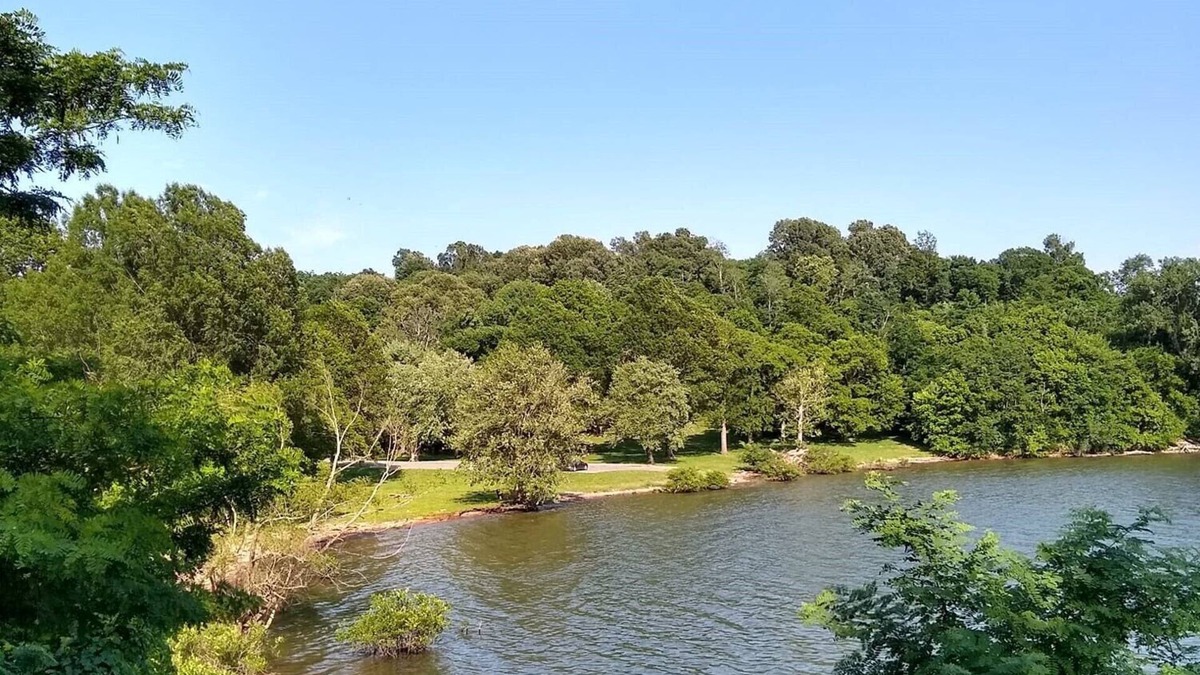 Eddyville House | Beautiful sunset views over Lake Barkley