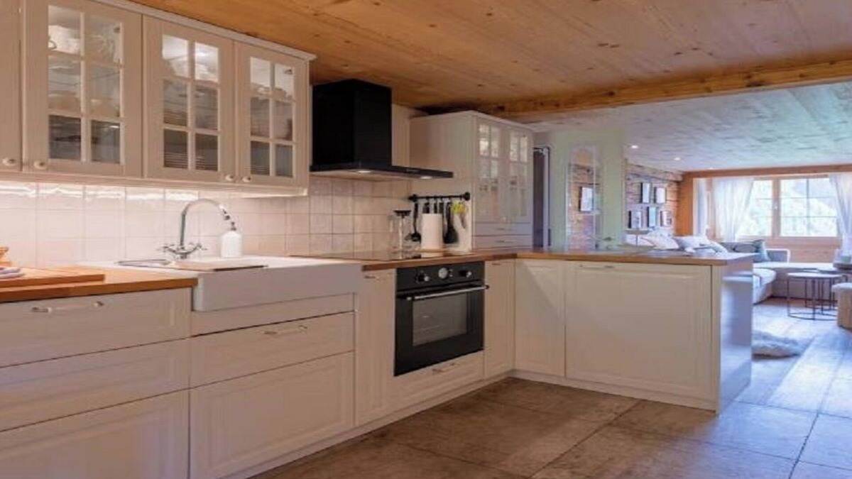 Lenk Ski Chalet | BEAUTIFUL SWISS HOME IN THE CANTON OF BERN, JUST A SHORT DRIVE FROM INTERLAKEN